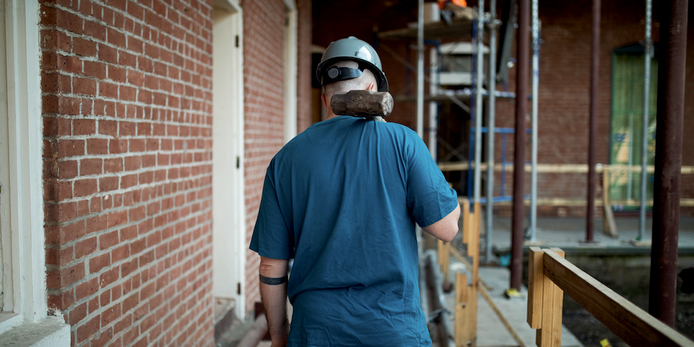 Reprisal-Clause-in-Canada-Blacklists-Contractors-from-Public-Jobs.jpg
