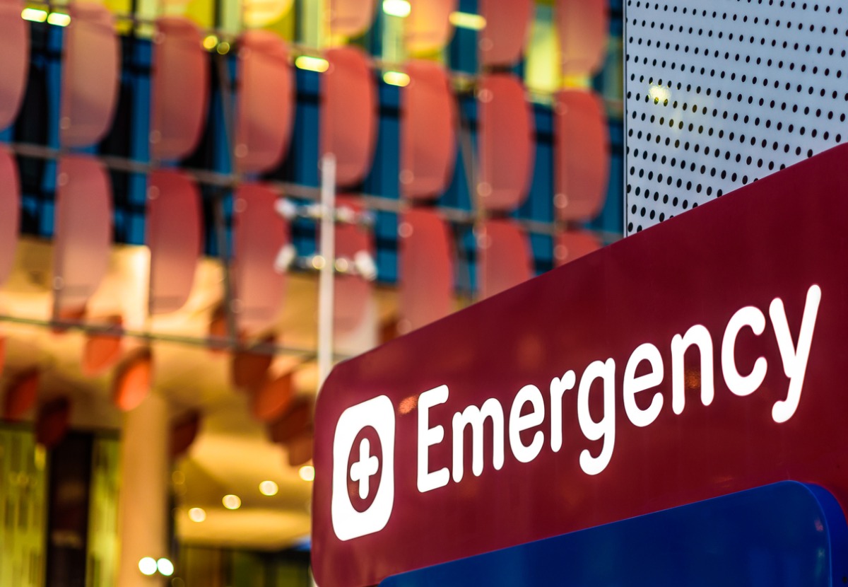 emergency-sign-picture-id1087174600