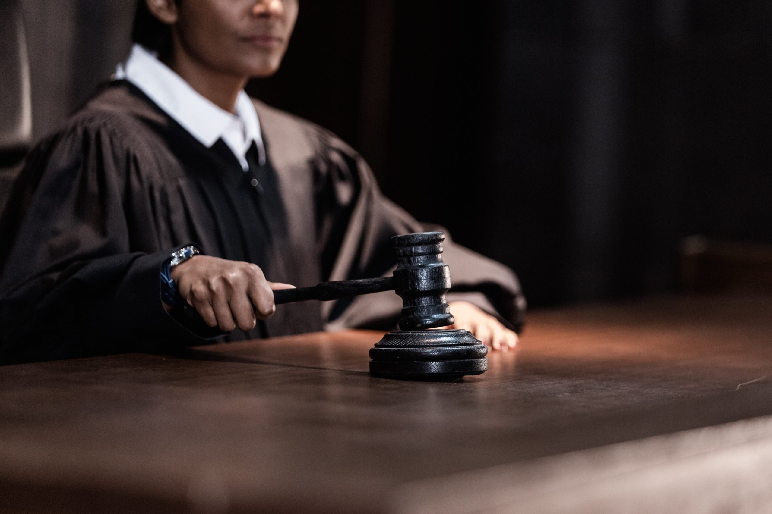 judge-slamming-down-a-gavel